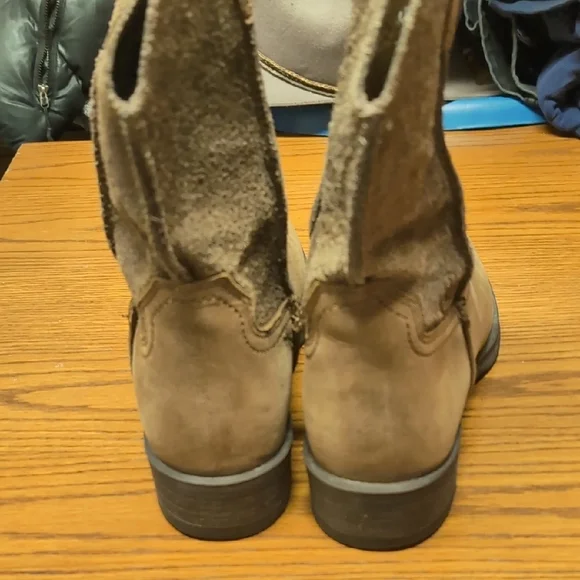 Ariat "Rambler" Classic Leather Cowboy Boots - Picture 10 of 10